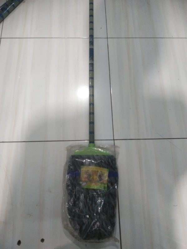 Pel Lantai Kotak Kecil
