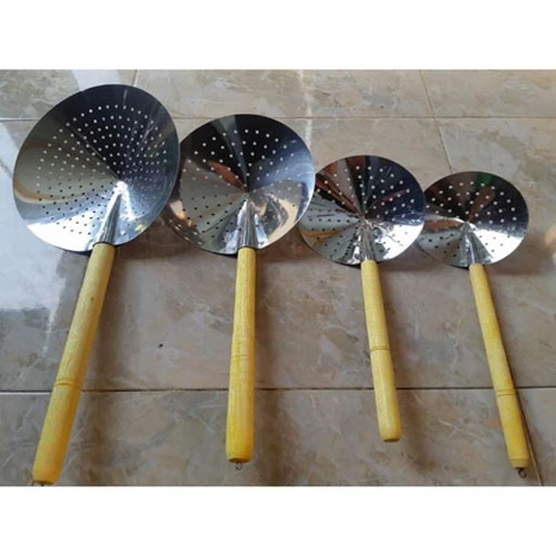 Serok Stainless / Peniris Gorengan Kayu Kuning Aneka Ukuran